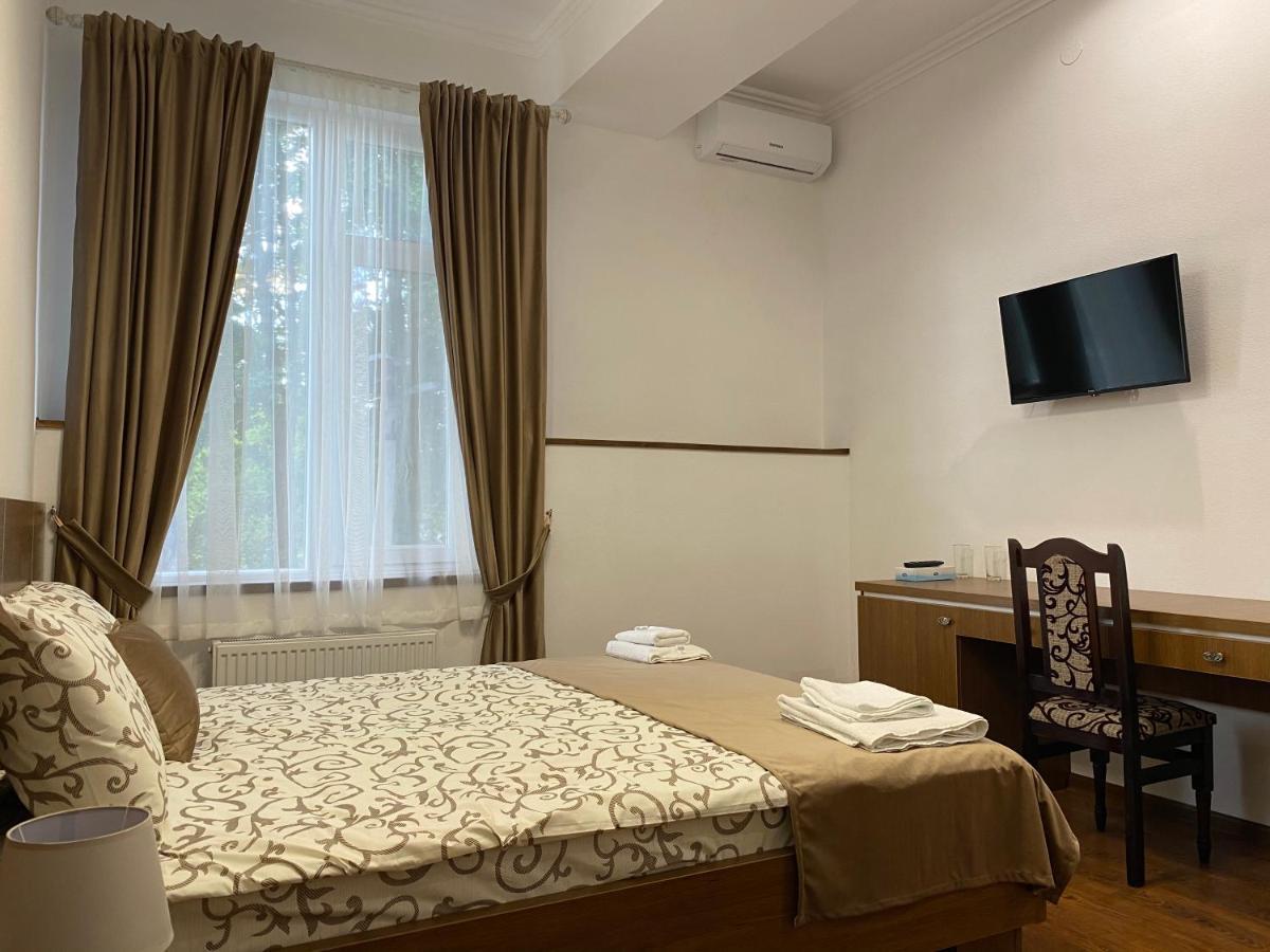 Grand Hotel Mohyliv-Podilskyi Dış mekan fotoğraf